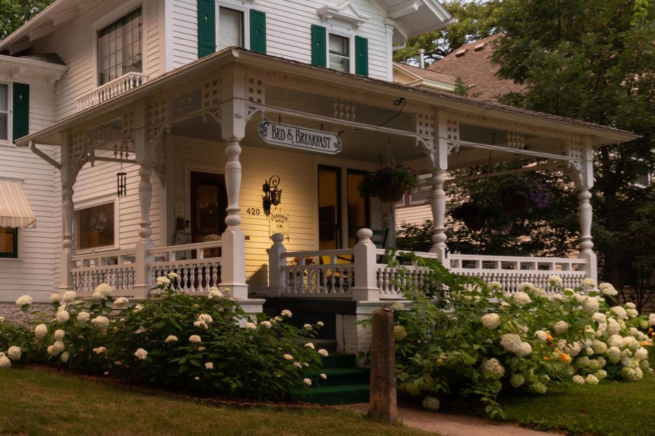 Carriage House Bed & Breakfast วิโนนา ภายนอก รูปภาพ