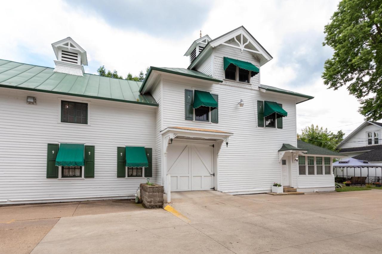 Carriage House Bed & Breakfast วิโนนา ภายนอก รูปภาพ