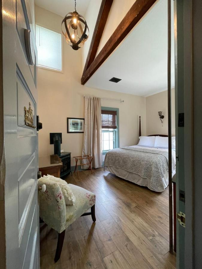 Carriage House Bed & Breakfast วิโนนา ภายนอก รูปภาพ