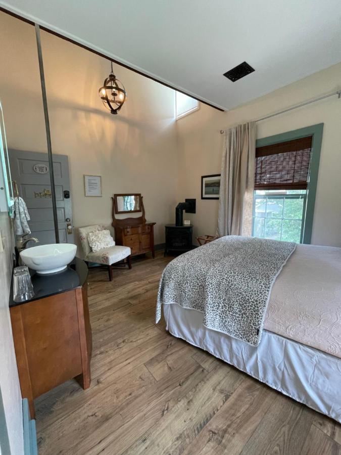 Carriage House Bed & Breakfast วิโนนา ภายนอก รูปภาพ
