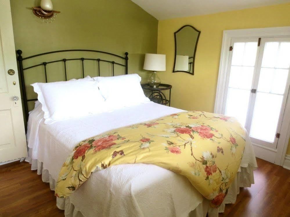 Carriage House Bed & Breakfast วิโนนา ภายนอก รูปภาพ
