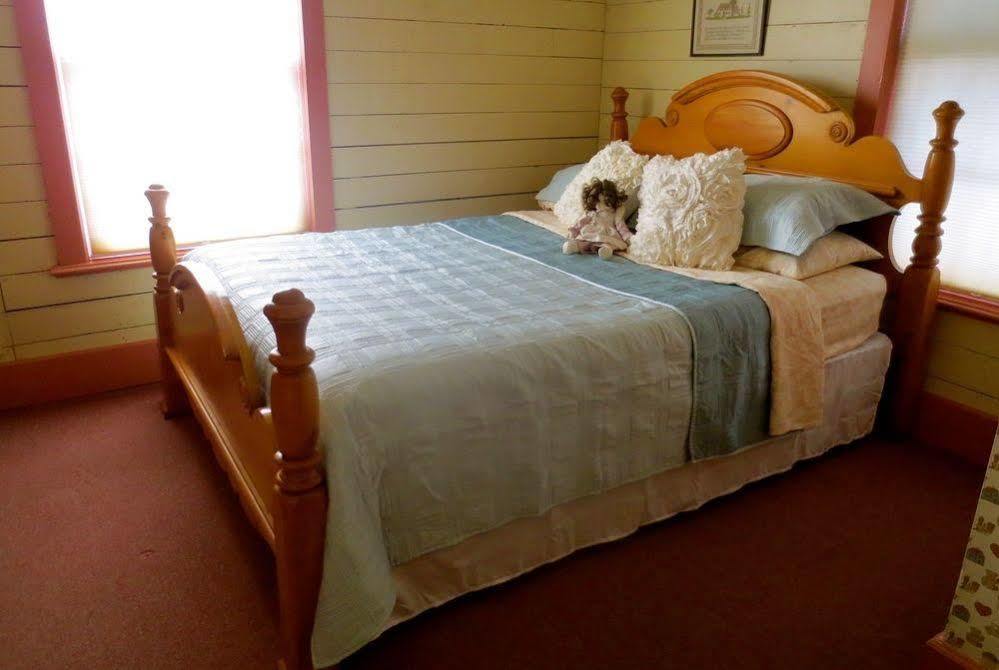 Carriage House Bed & Breakfast วิโนนา ภายนอก รูปภาพ