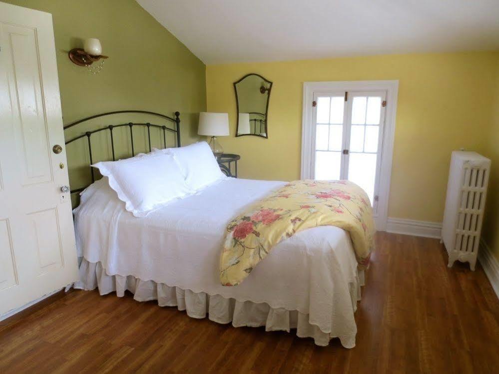Carriage House Bed & Breakfast วิโนนา ภายนอก รูปภาพ