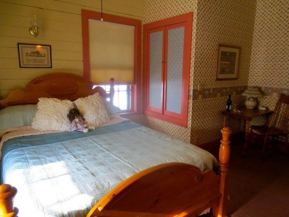 Carriage House Bed & Breakfast วิโนนา ภายนอก รูปภาพ