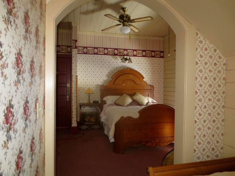 Carriage House Bed & Breakfast วิโนนา ภายนอก รูปภาพ