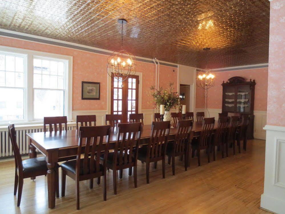 Carriage House Bed & Breakfast วิโนนา ภายนอก รูปภาพ