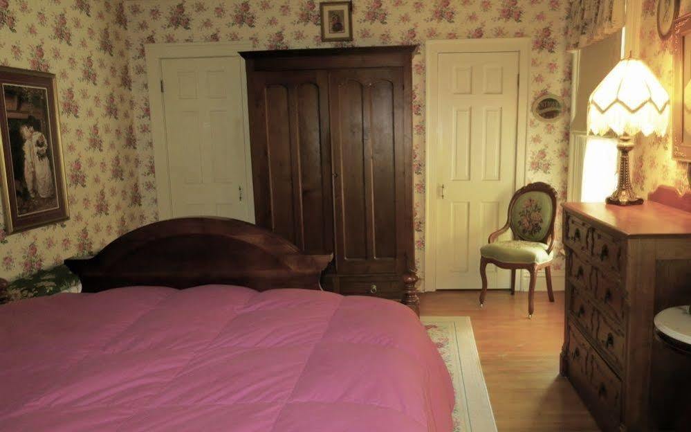 Carriage House Bed & Breakfast วิโนนา ภายนอก รูปภาพ
